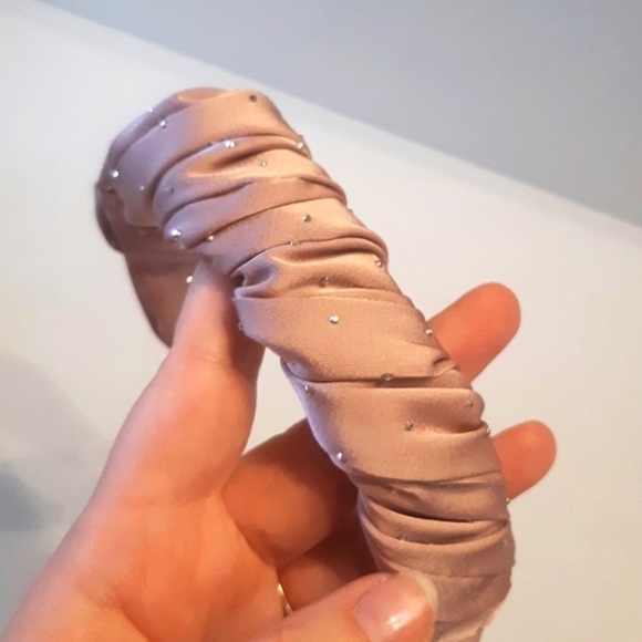 Pinkblush jeweled headband sparkling scrunched twisted material hair accessorie - Picture 4 of 9